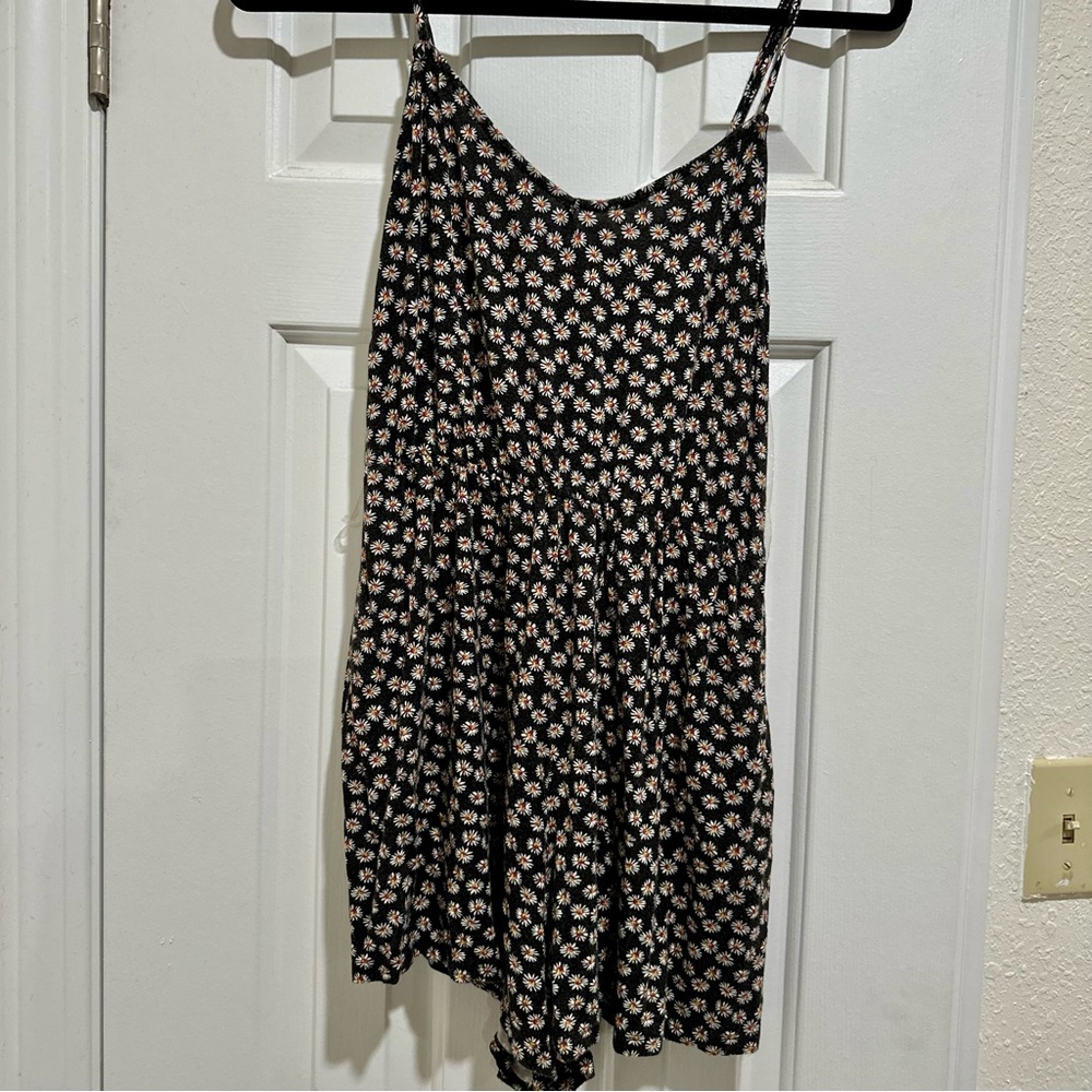 Sky and Sparrow M black daisy romper